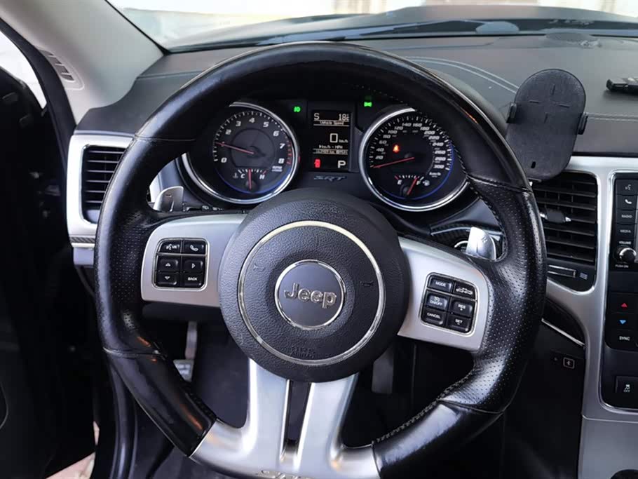 Jeep Grand Cherokee SRT