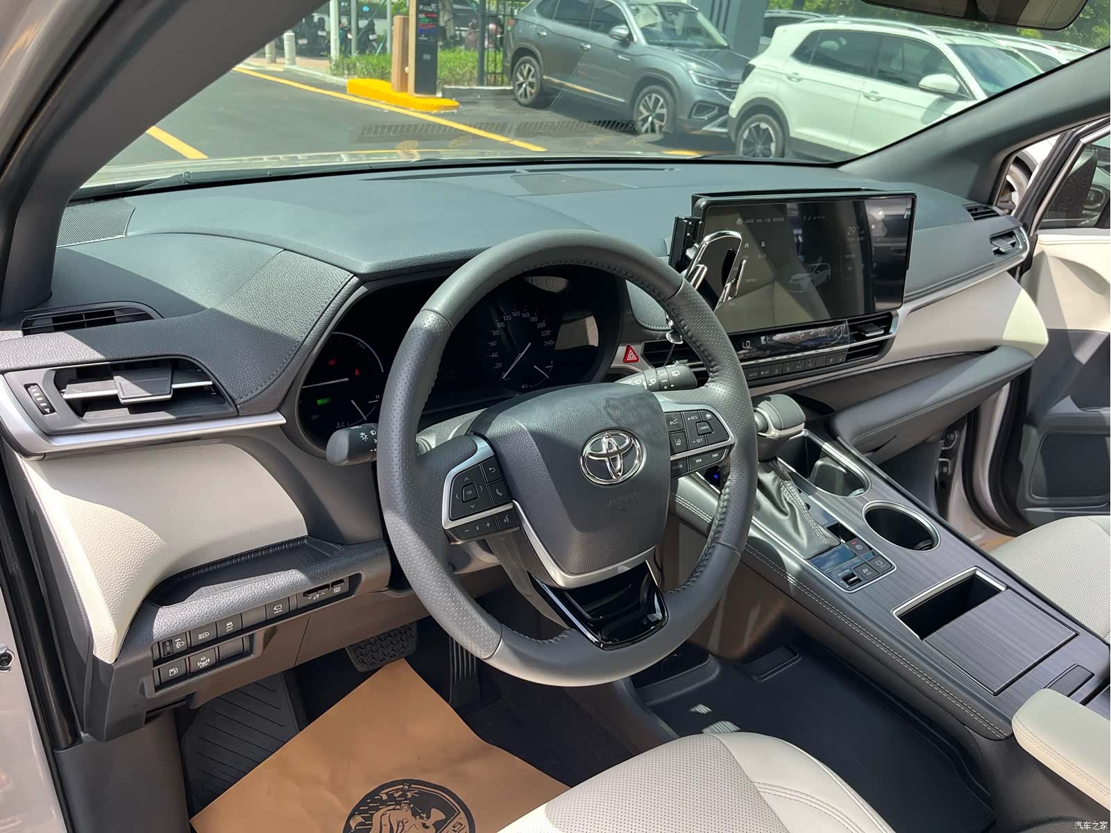 Toyota Sienna, 2025 9