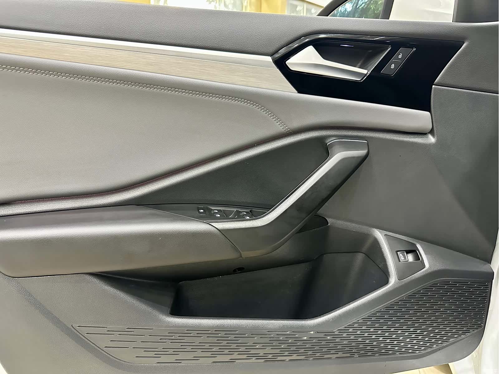 Volkswagen Sagitar, 2020 19