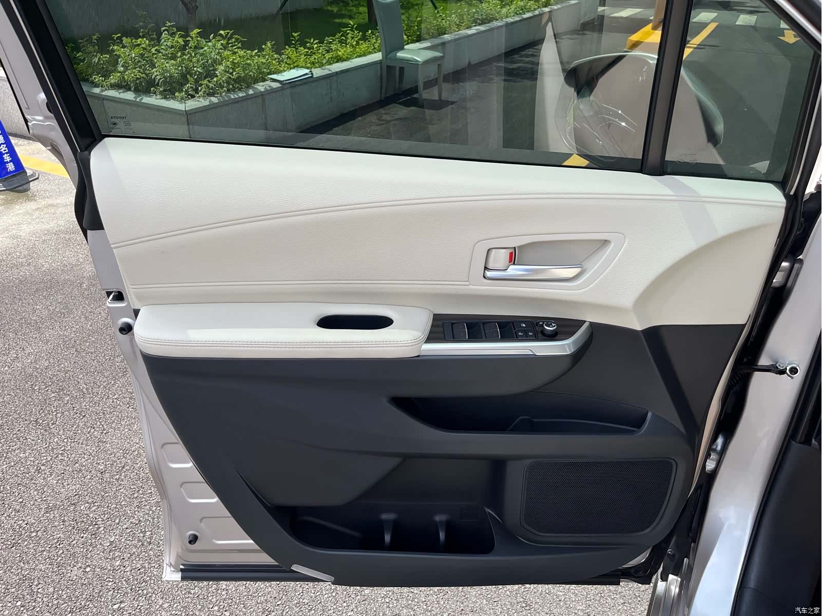 Toyota Sienna, 2025 8