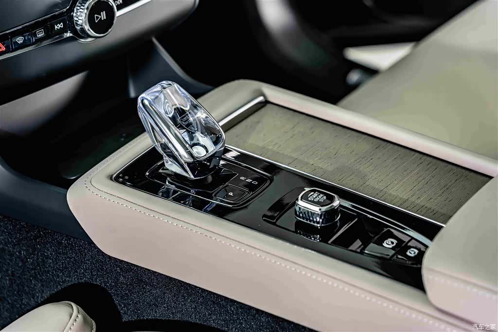 Volvo XC90, 2026 12