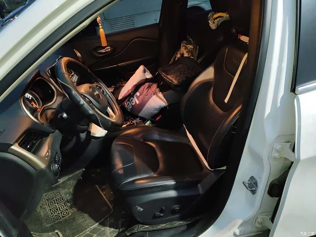 Jeep Cherokee, 2016 8