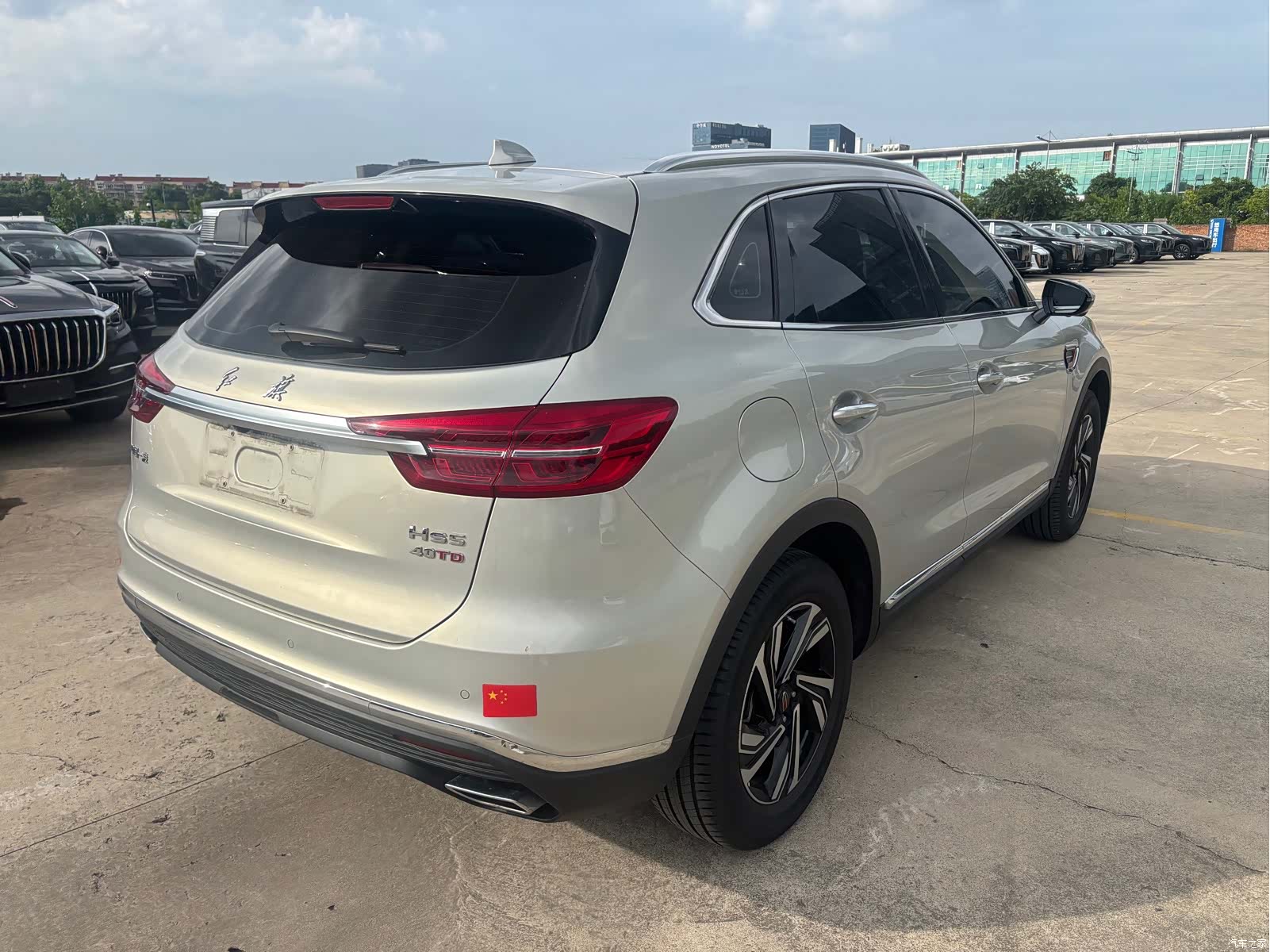 Hongqi HS5, 2022 все фото