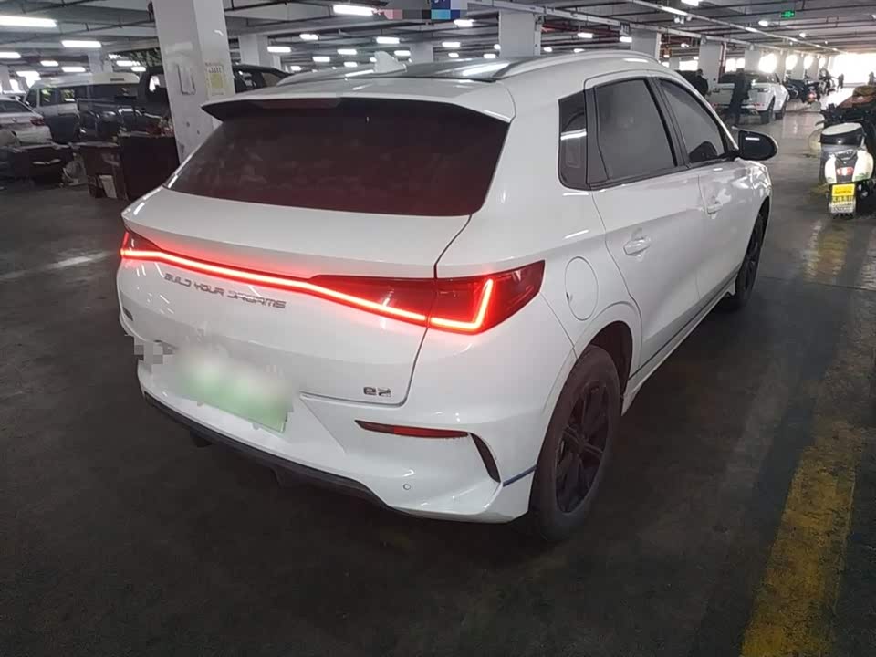 BYD e2
