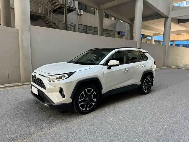 Toyota RAV4 2020 — купить из Китая под заказ