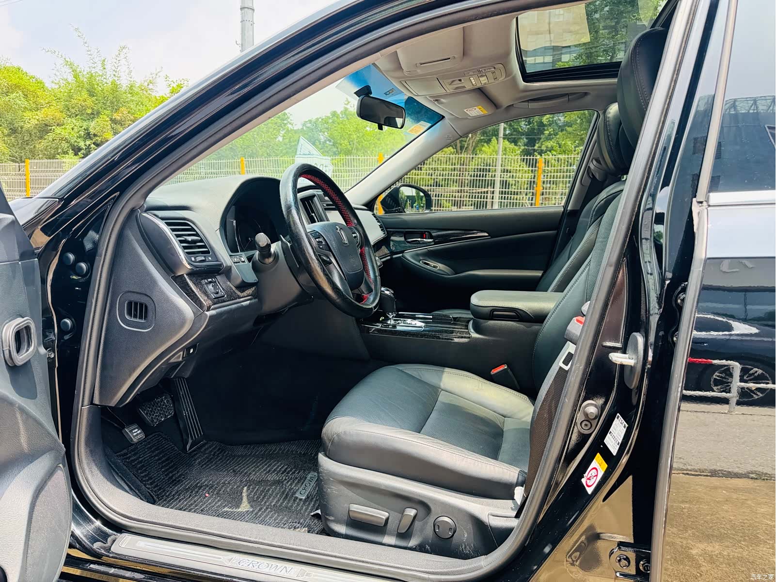 Toyota Crown, 2018 4