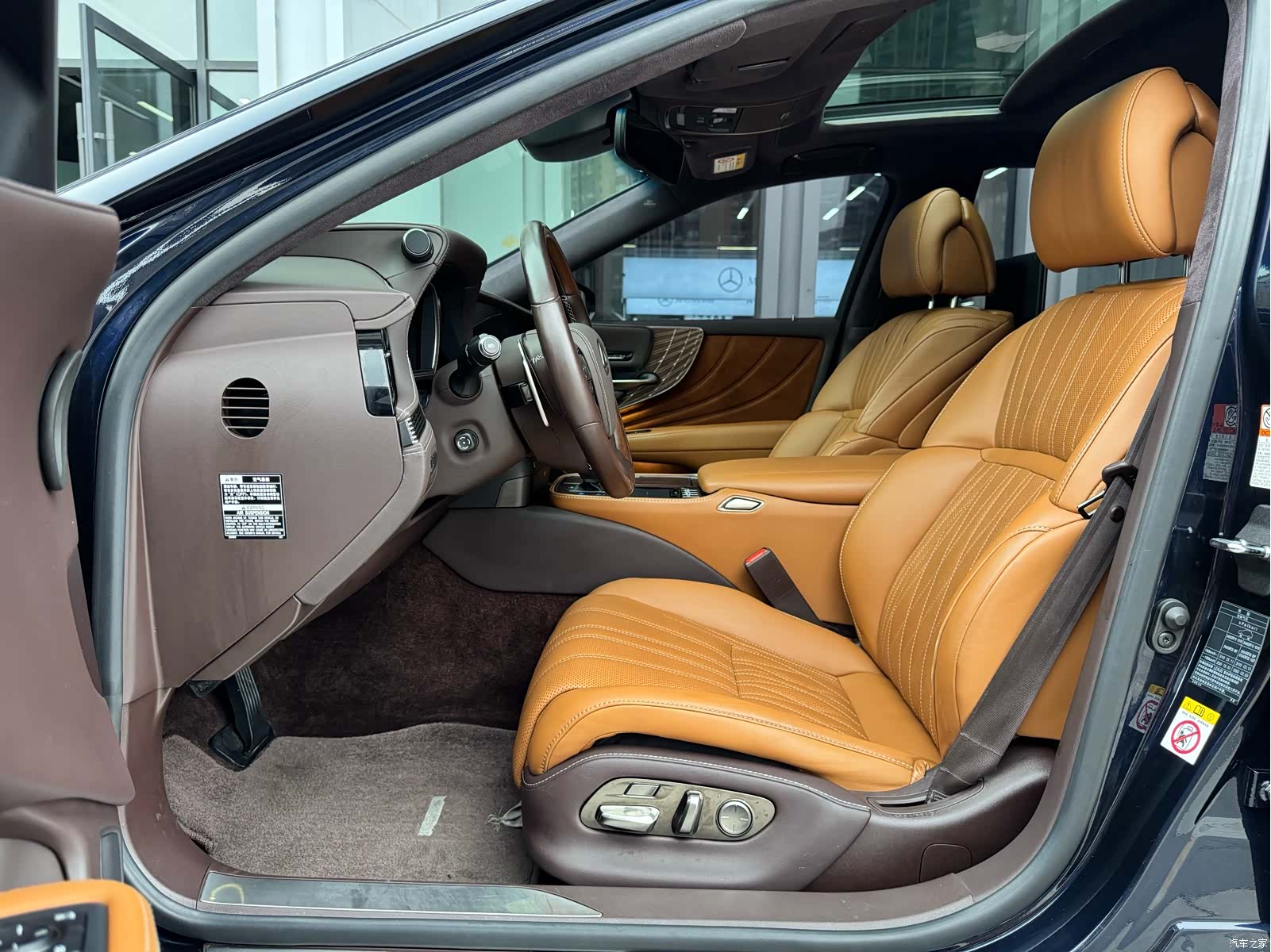 Lexus LS, 2019 7