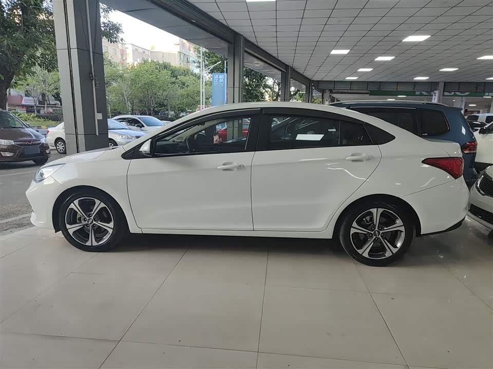 Chery Arrizo 5