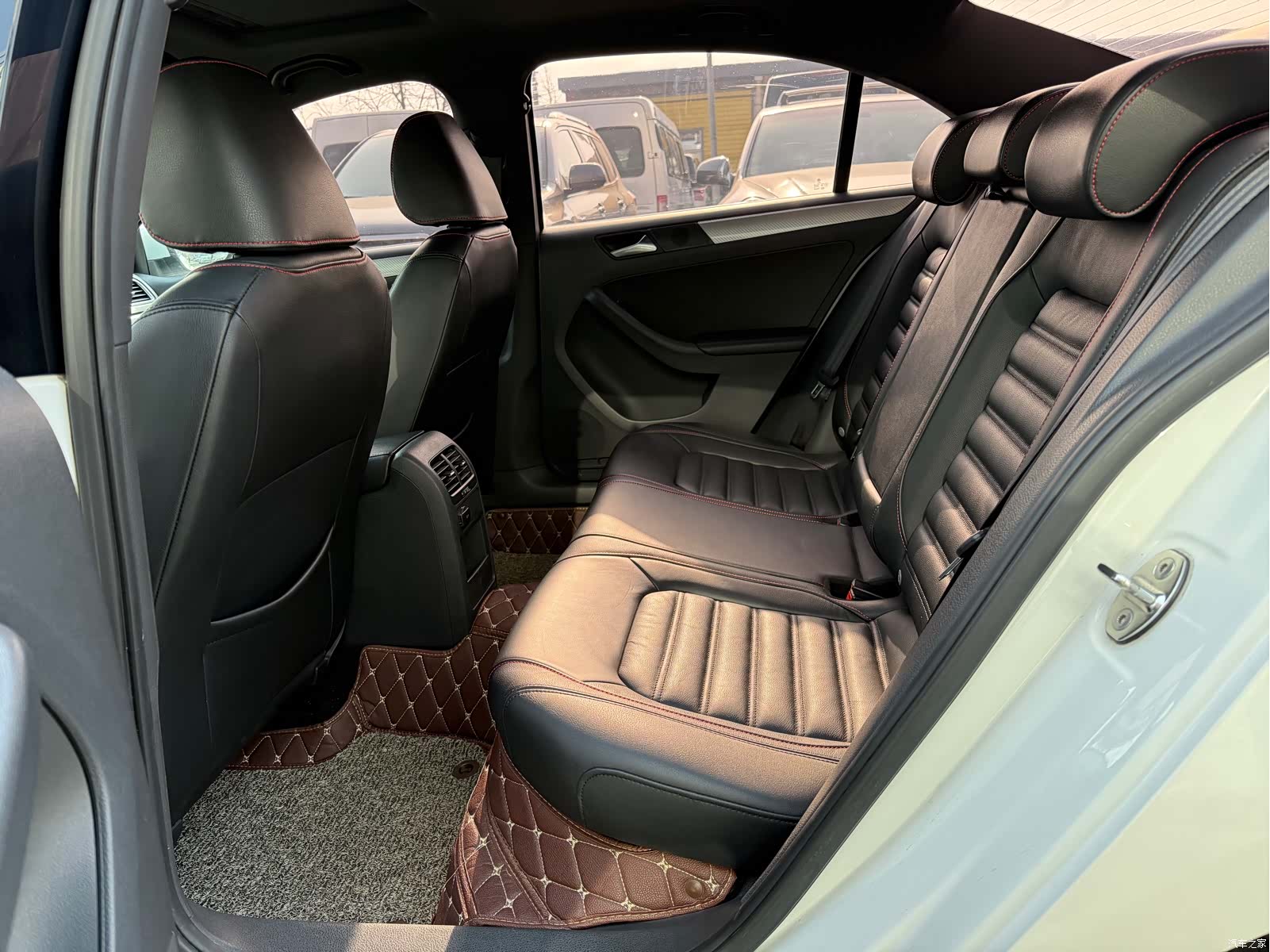 Volkswagen Sagitar, 2014 17