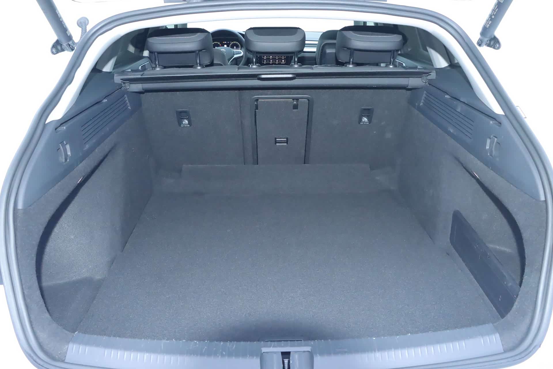 Volkswagen CC, 2023 18