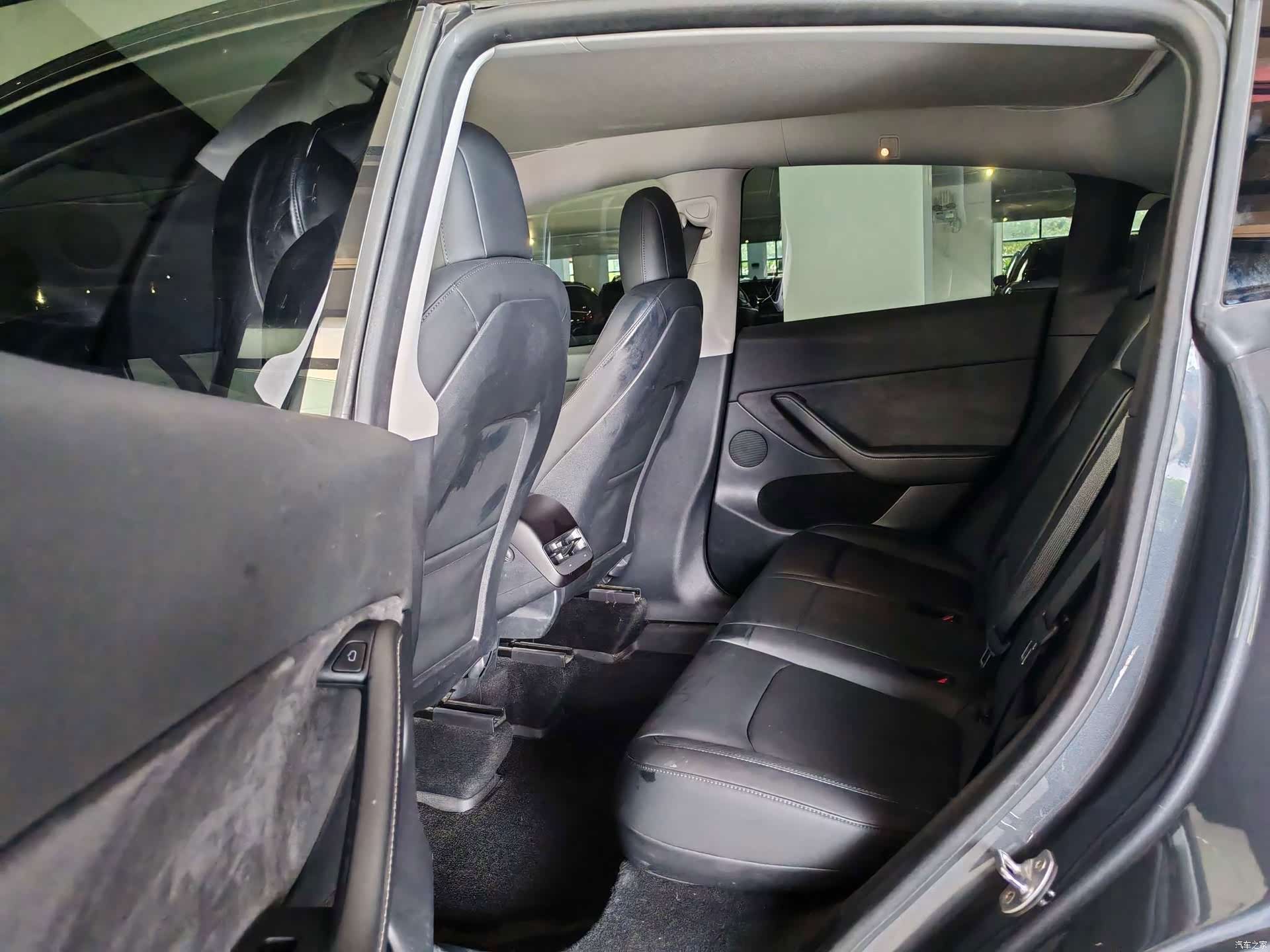 Tesla Model Y, 2021 все фото