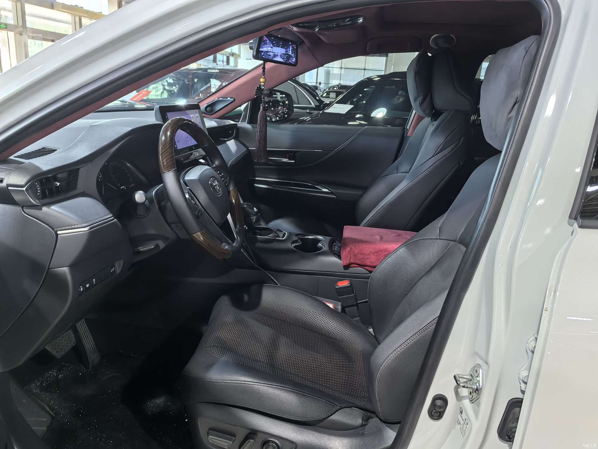 Toyota Venza, 2024 4