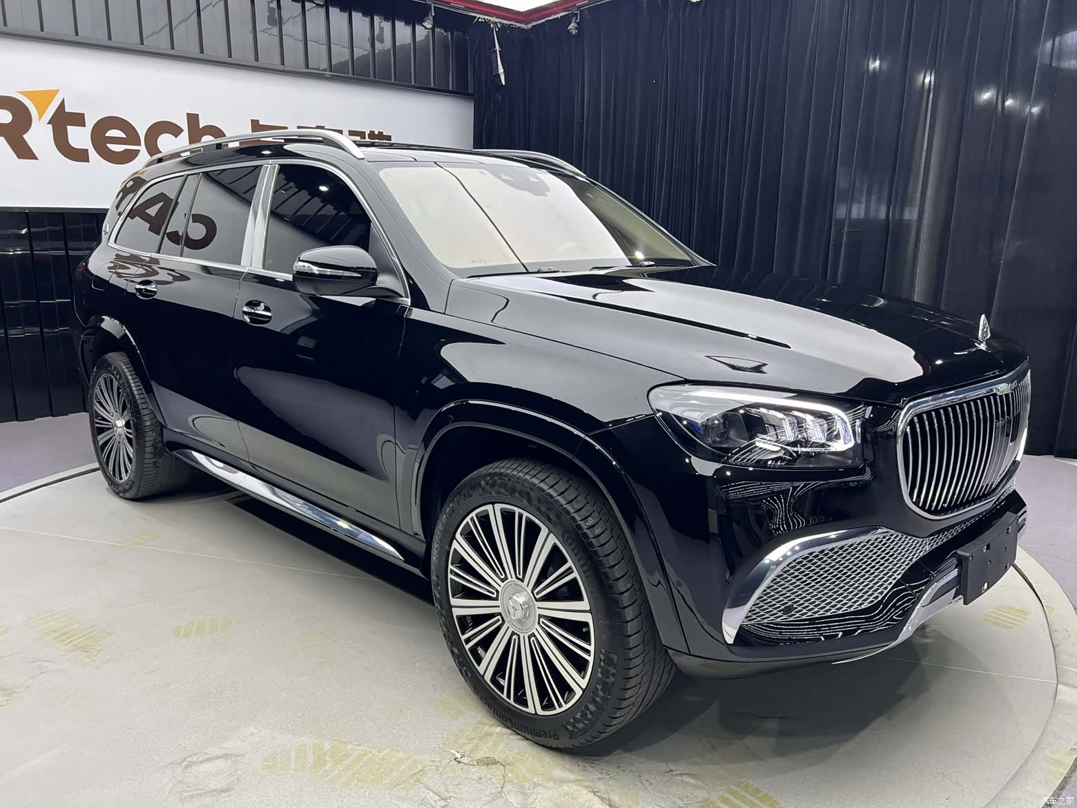 Maybach GLS, 2023 4