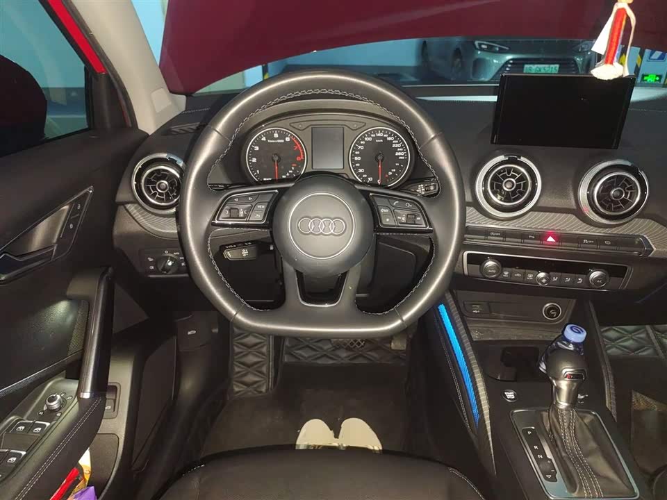 Audi Q2L