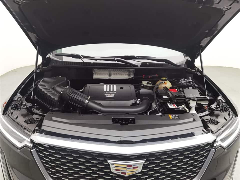 Cadillac XT6