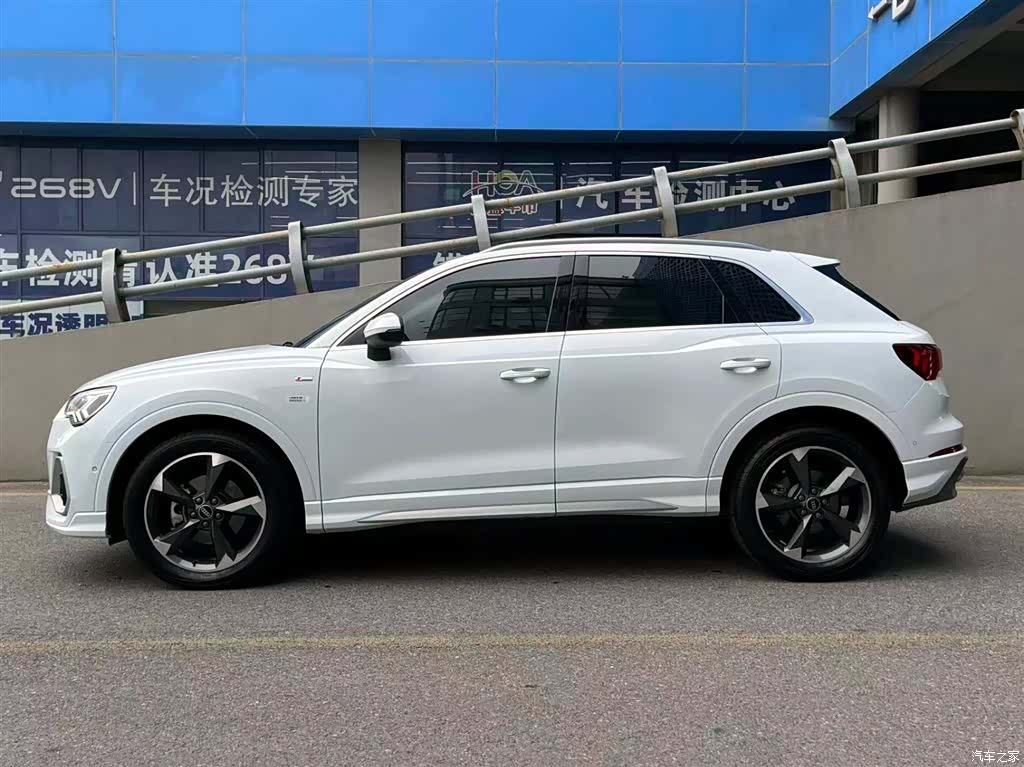 Audi Q3, 2023 3
