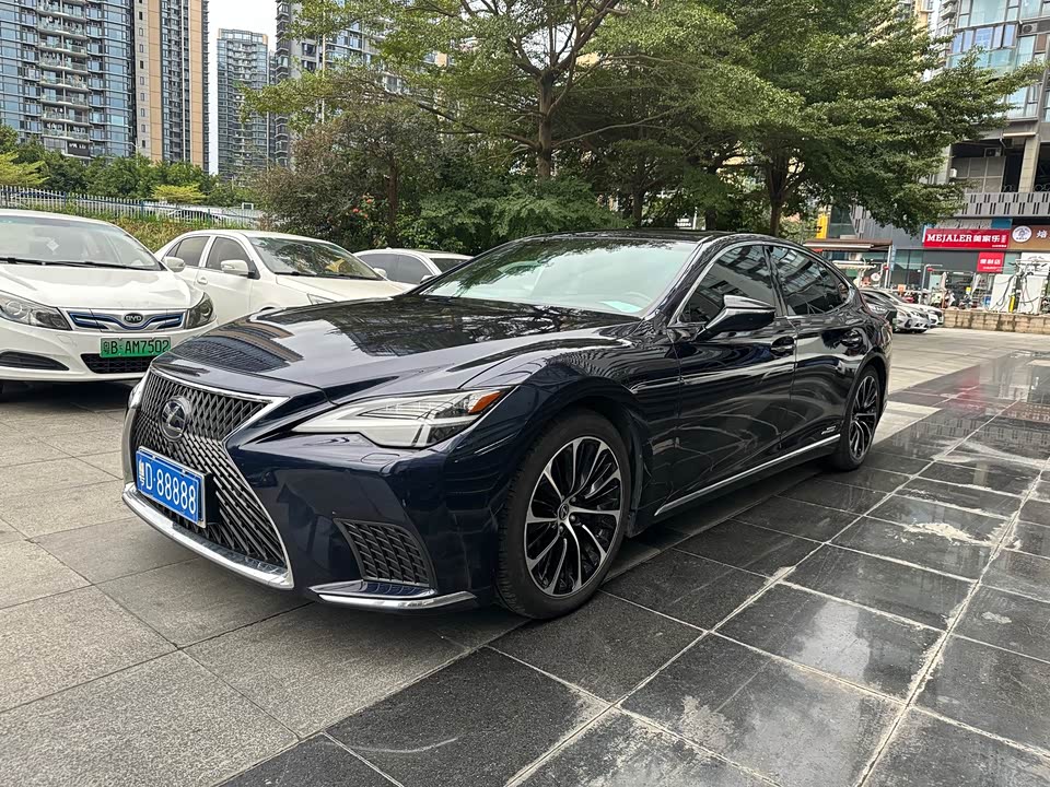 Lexus LS