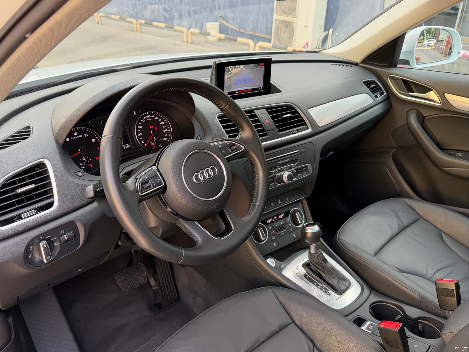 Audi Q3, 2017 12