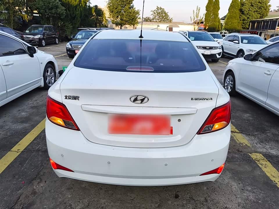 Hyundai Rena