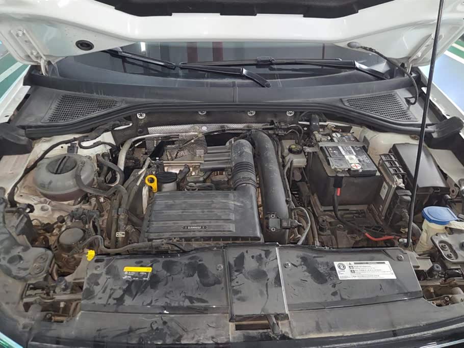 Volkswagen T-ROC exploring Songs