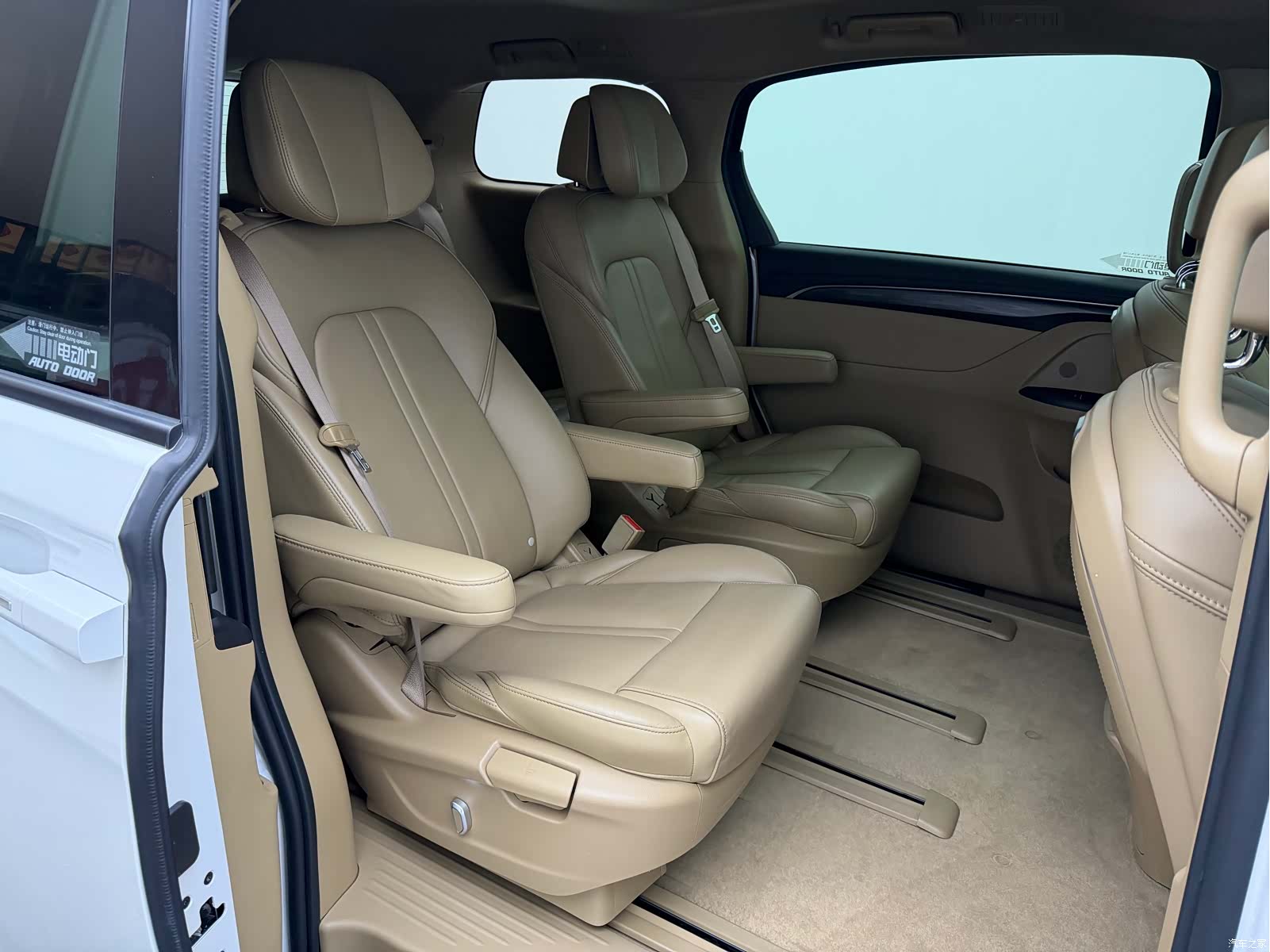 Buick GL8, 2021 8