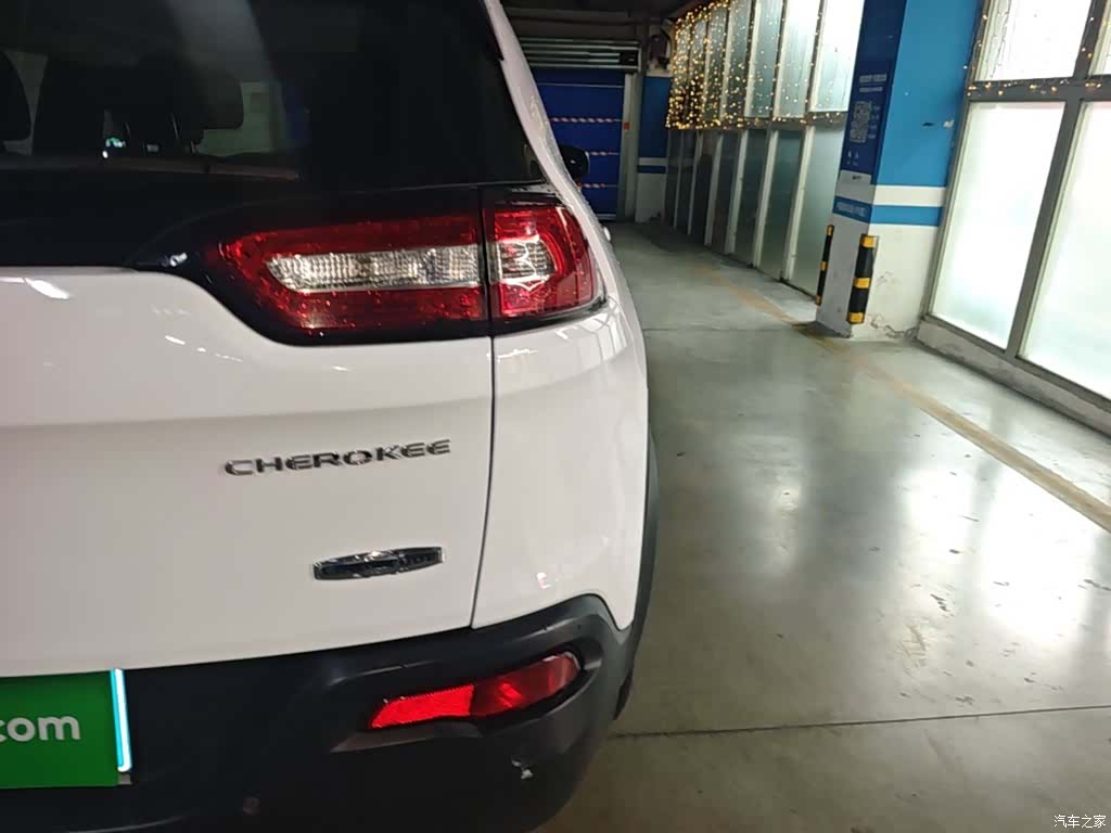 Jeep Cherokee, 2017 8