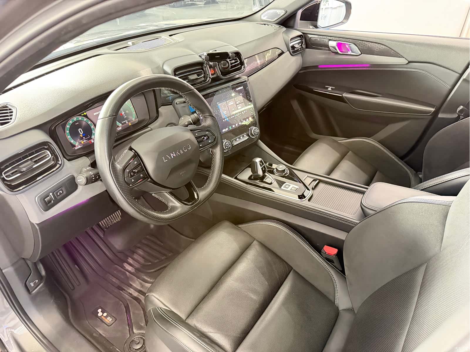 Lynk & Co 02, 2021 все фото