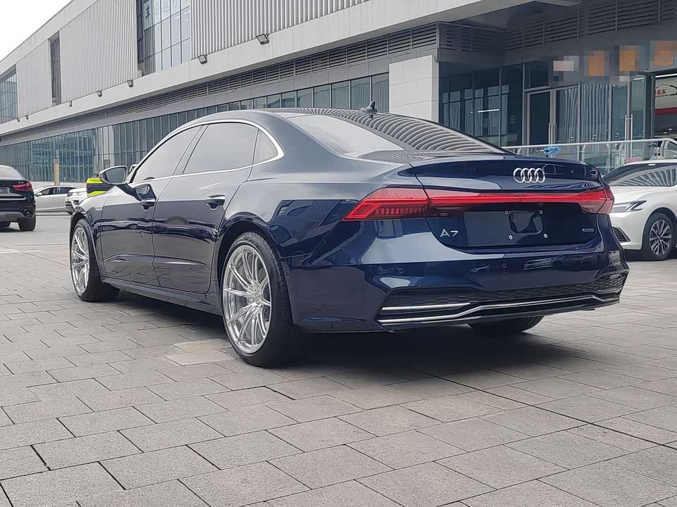 Audi A7L