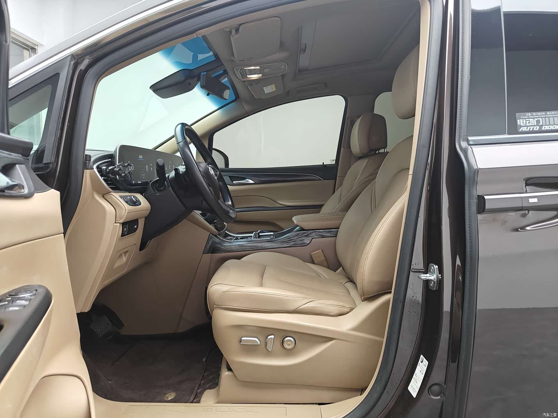 Buick GL8, 2021 9