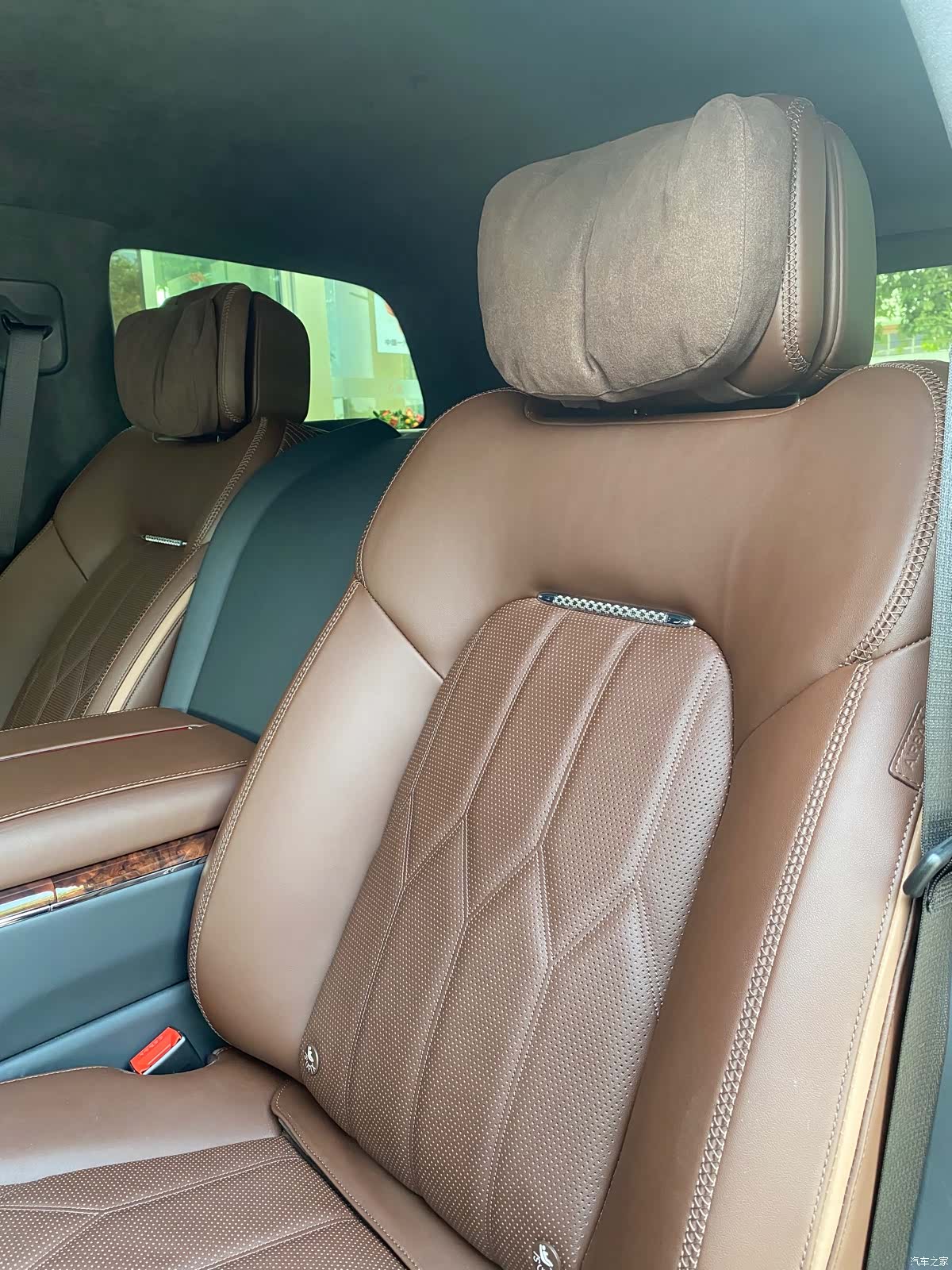 Hongqi 4, 2026 15