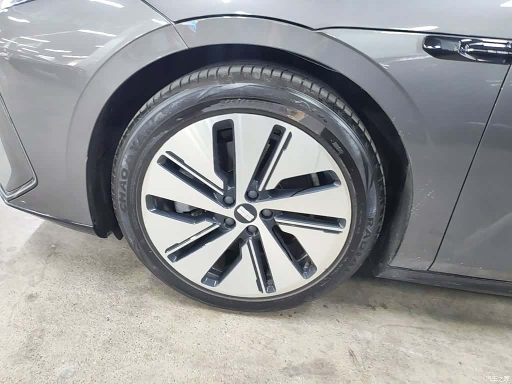 Geely E8, 2024 23