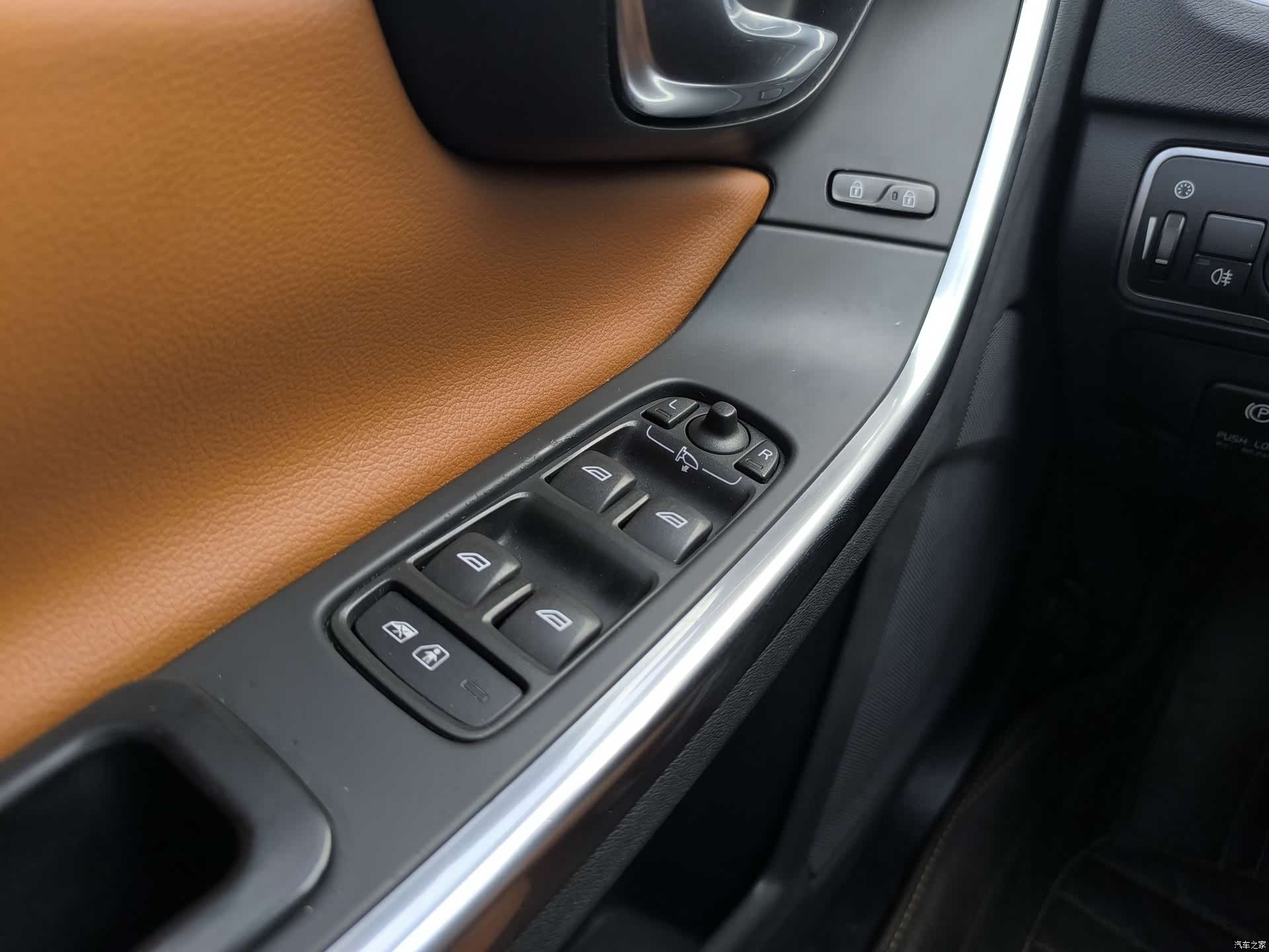 Volvo V60, 2014 25