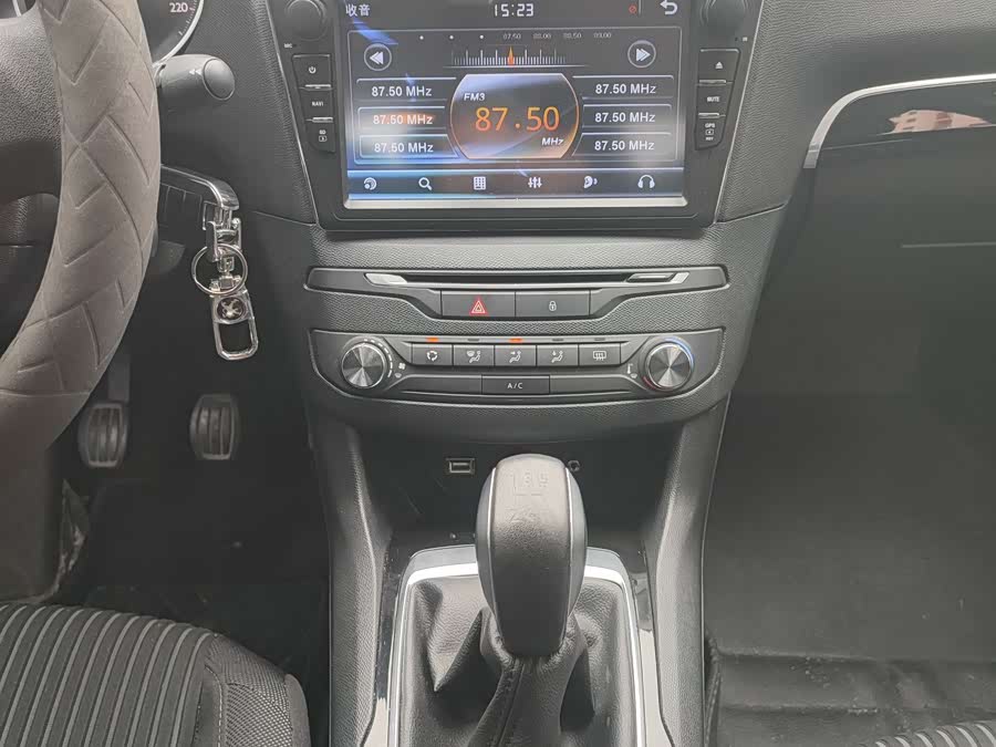 Peugeot 408 2015, фото 6