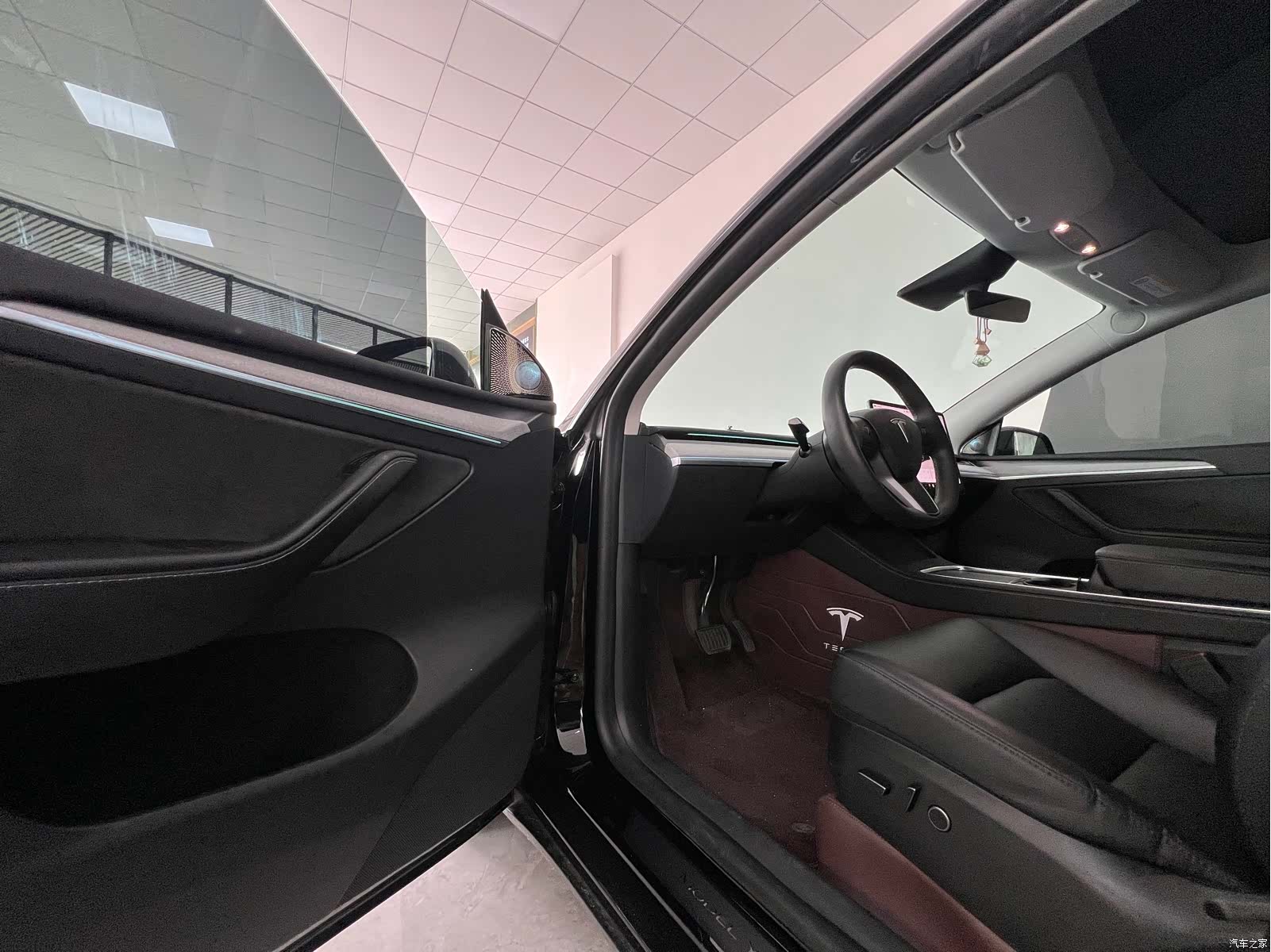 Tesla Model Y, 2024 11