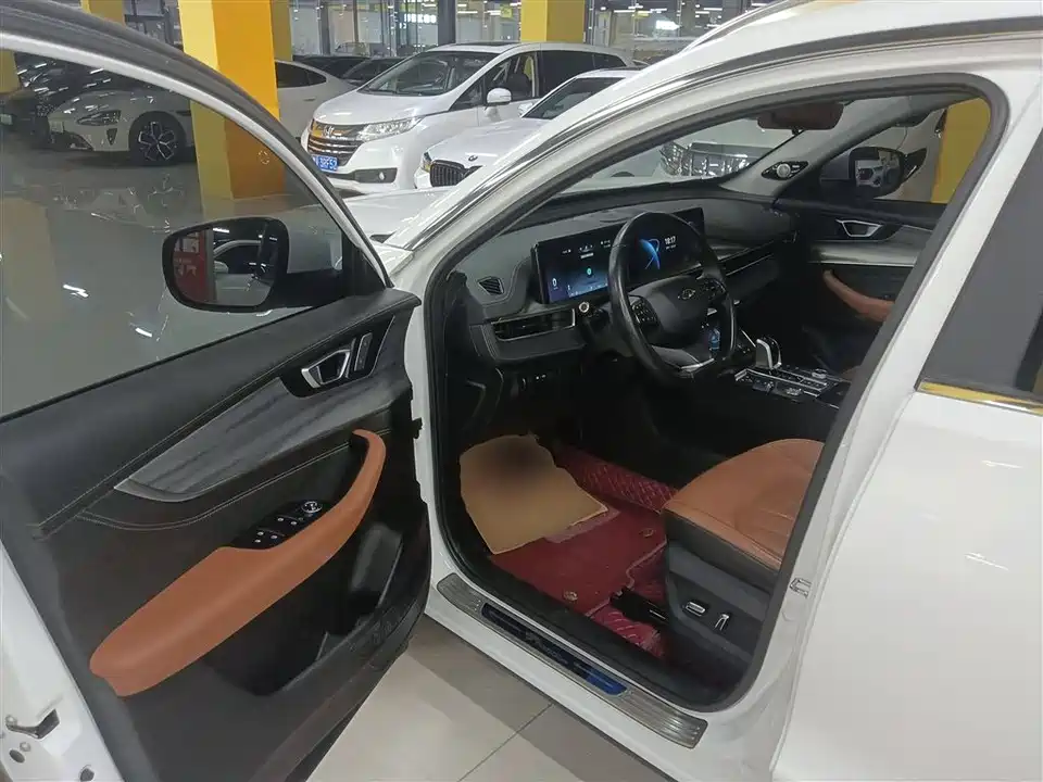 Chery Tiggo 8 PLUS Chery Tiggo 8 PLUS