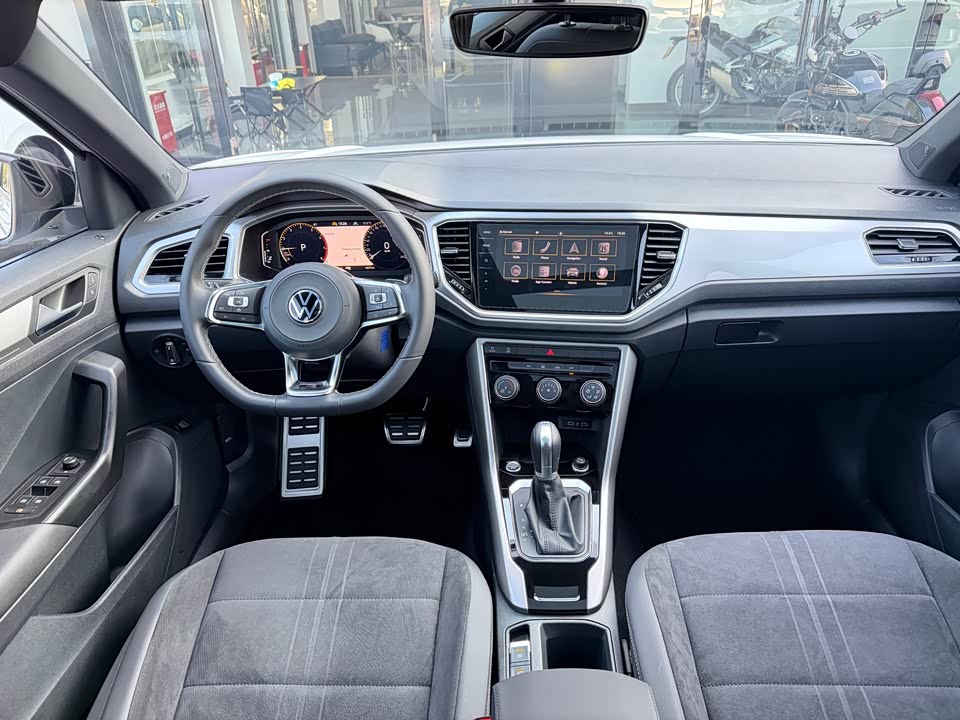 Volkswagen T-ROC exploring Songs