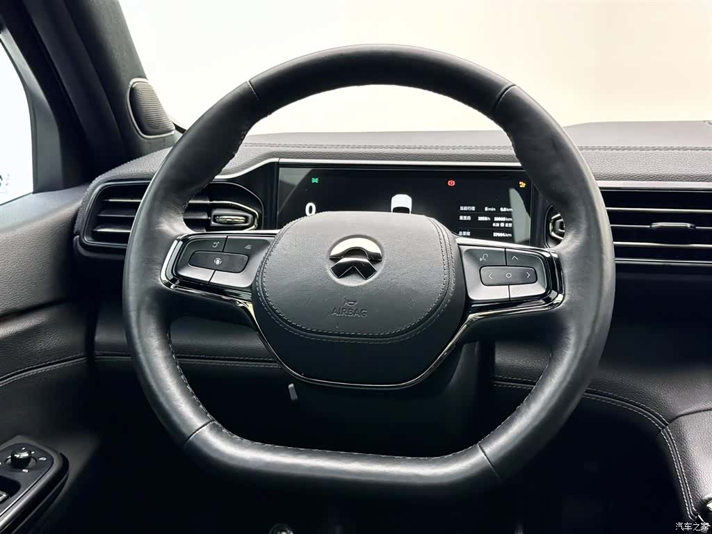 NIO ES8, 2021 12