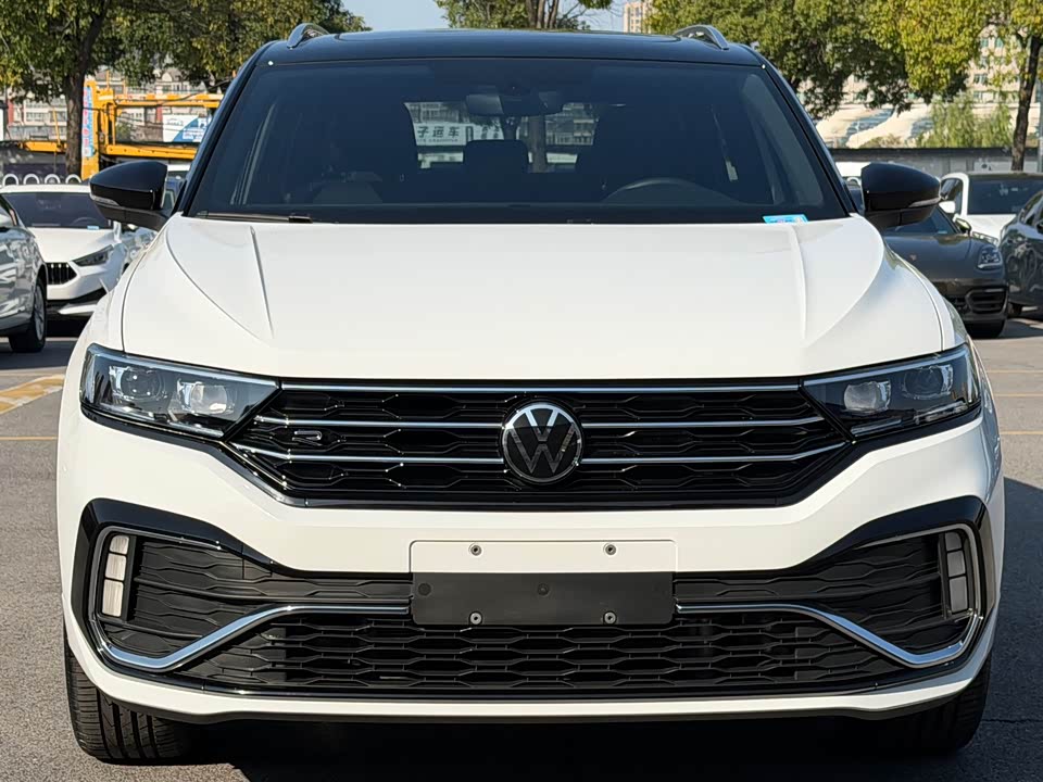 Volkswagen T-ROC exploring Songs