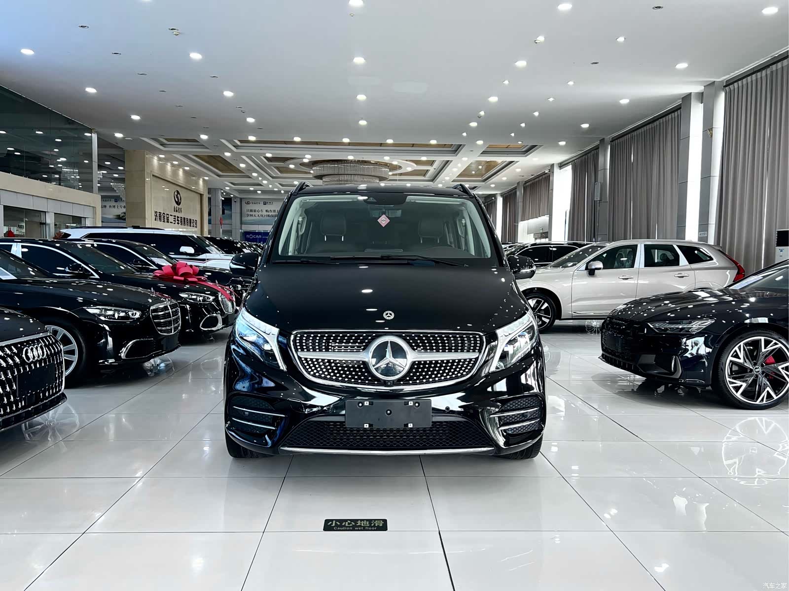 Mercedes-Benz V-Class, 2022 3