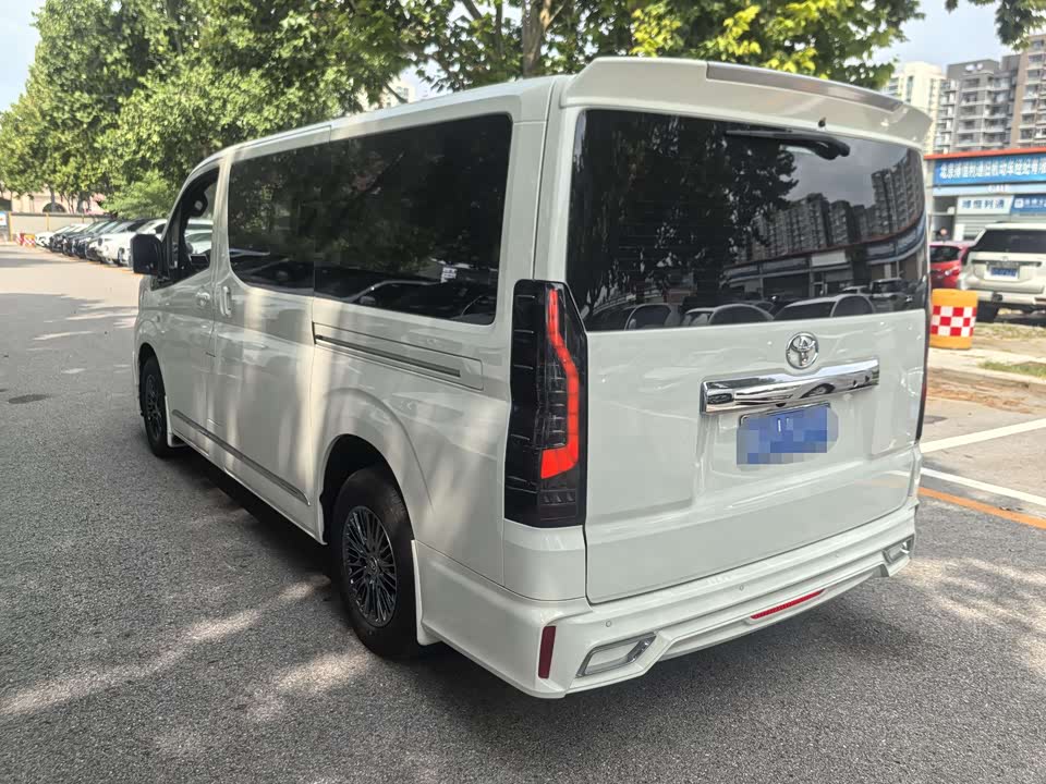 Toyota HIACE Toyota HIACE