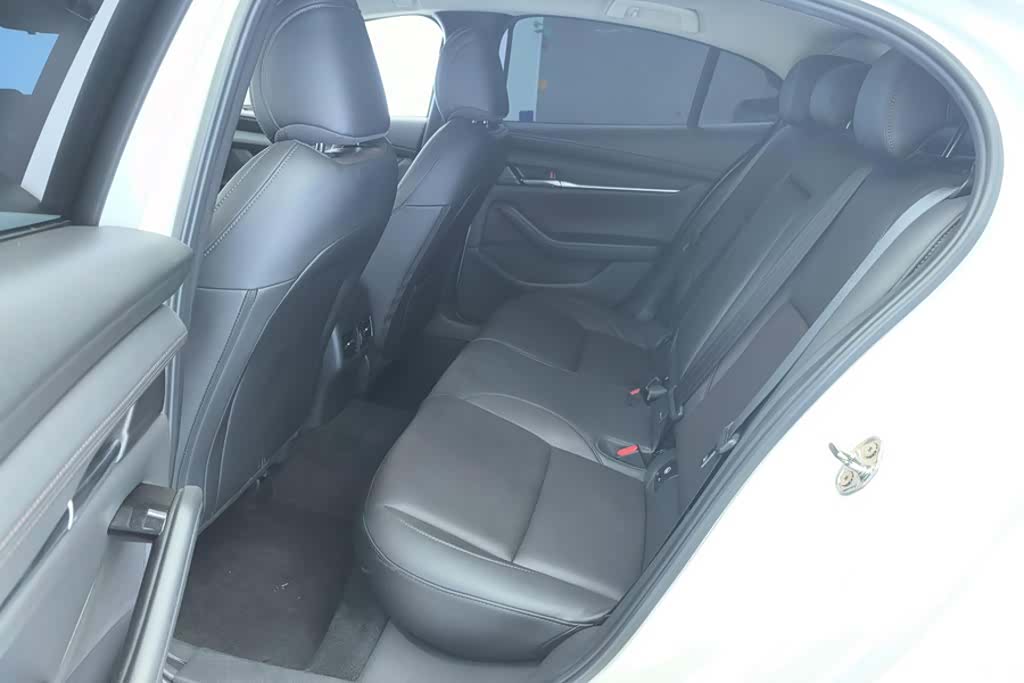 Mazda Mazda3, 2022 11