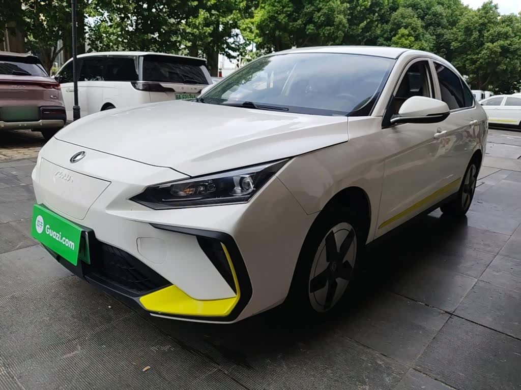 Dongfeng E70
