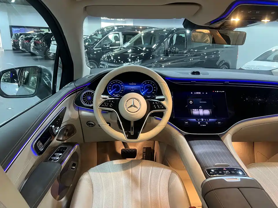 Mercedes-Benz EQS SUV