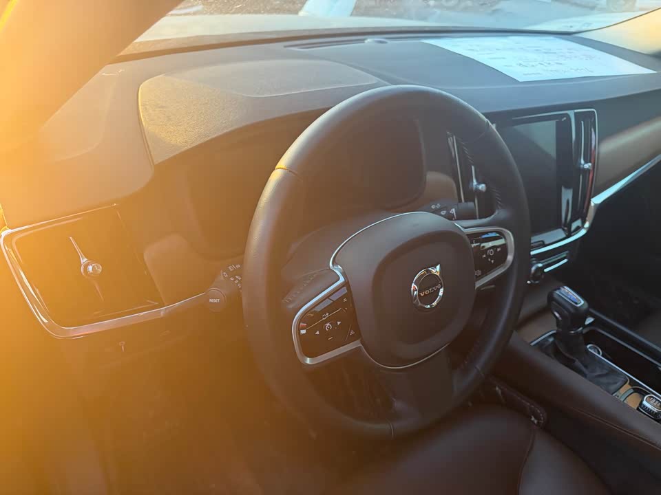 Volvo S90