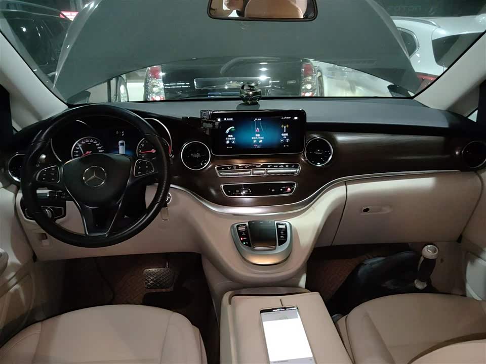 Mercedes-Benz V-class