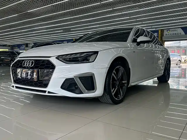 Audi A4L 2021 — купить из Китая под заказ
