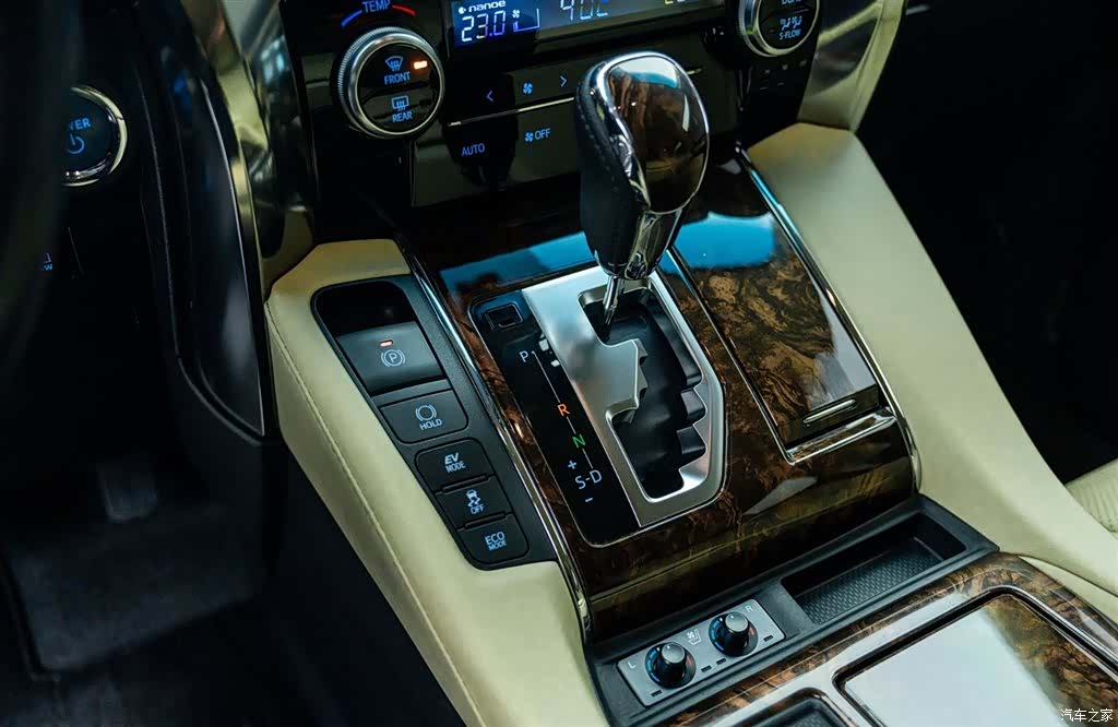 Toyota Alphard, 2020 16