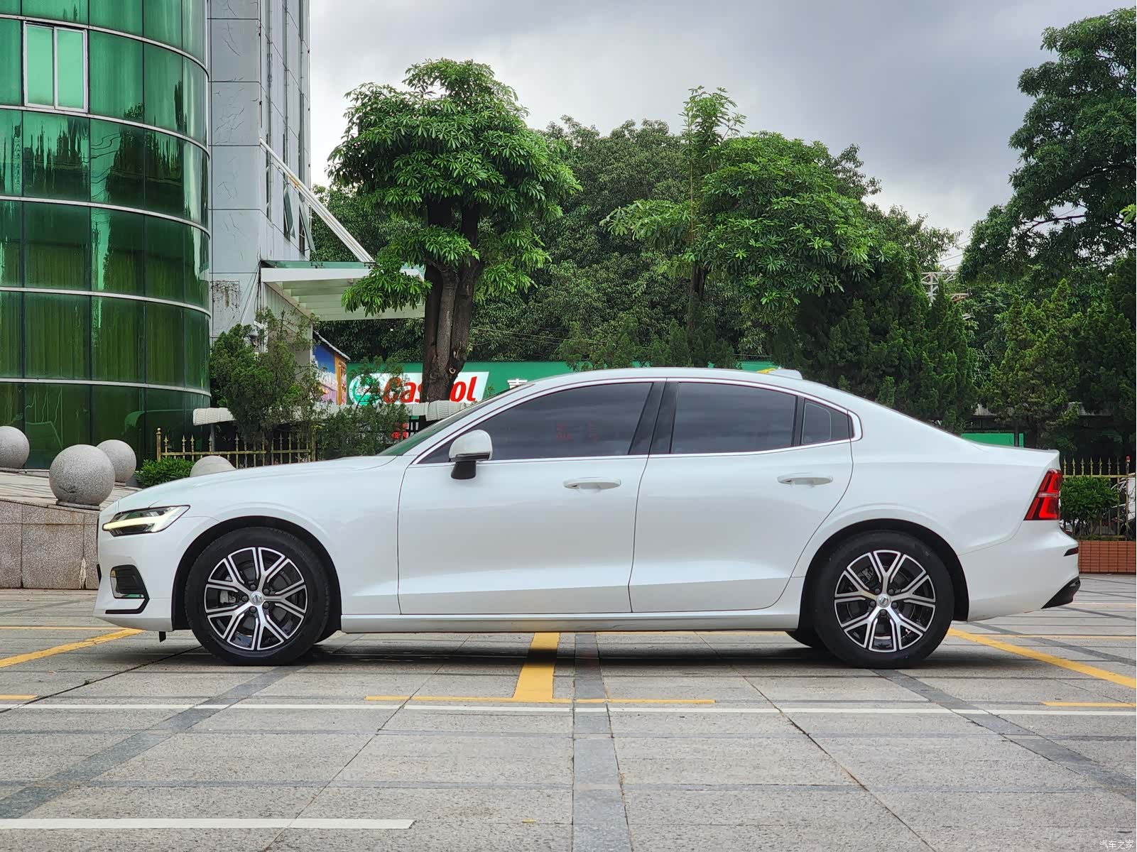 Volvo S60, 2023 4