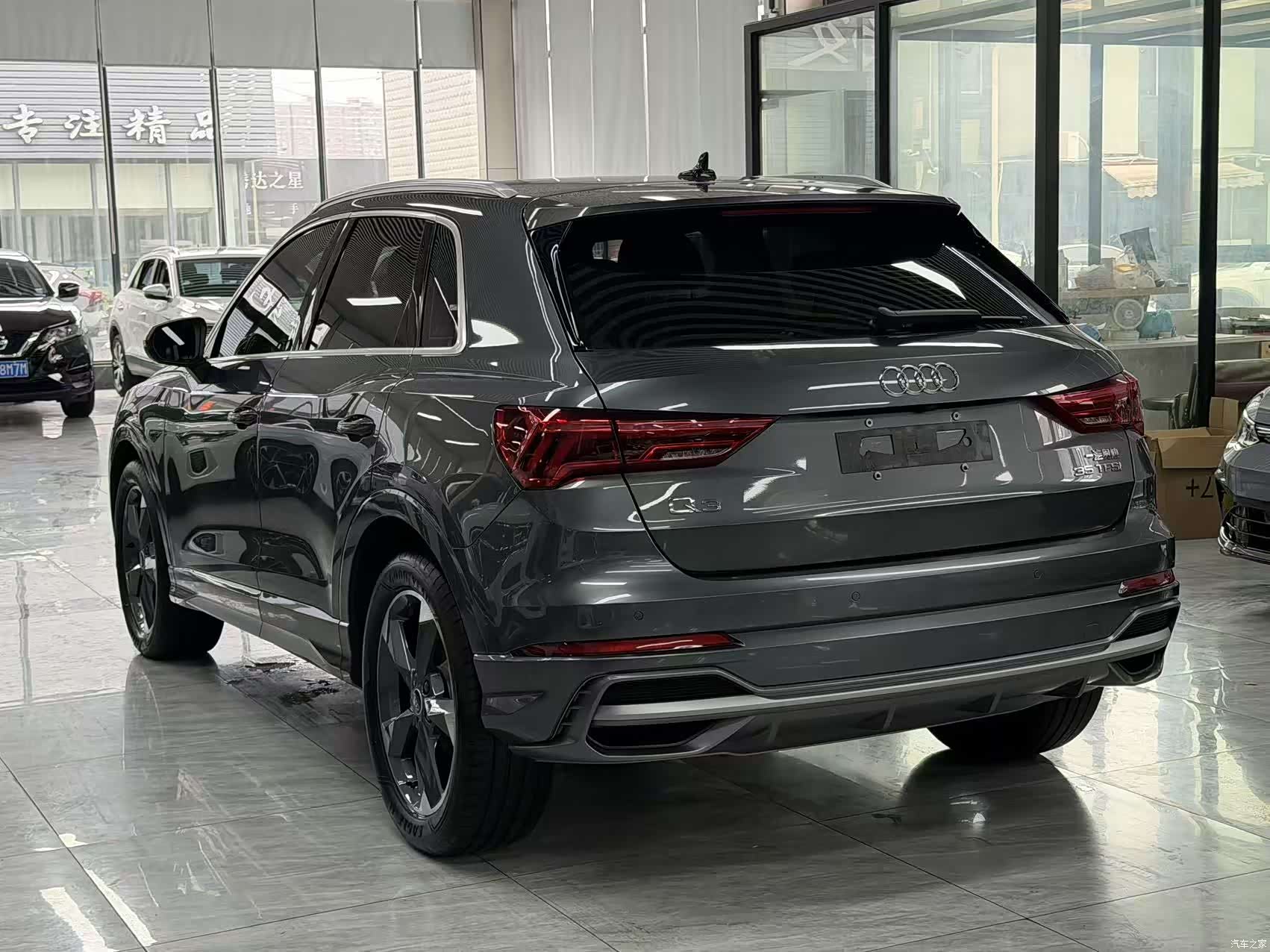 Audi Q3, 2022 10