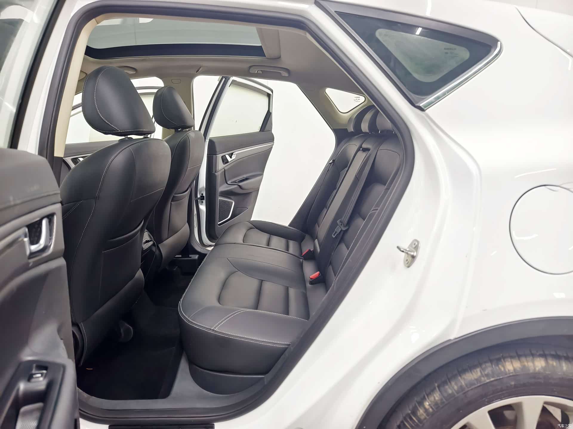 Geely Emgrand, 2017 13